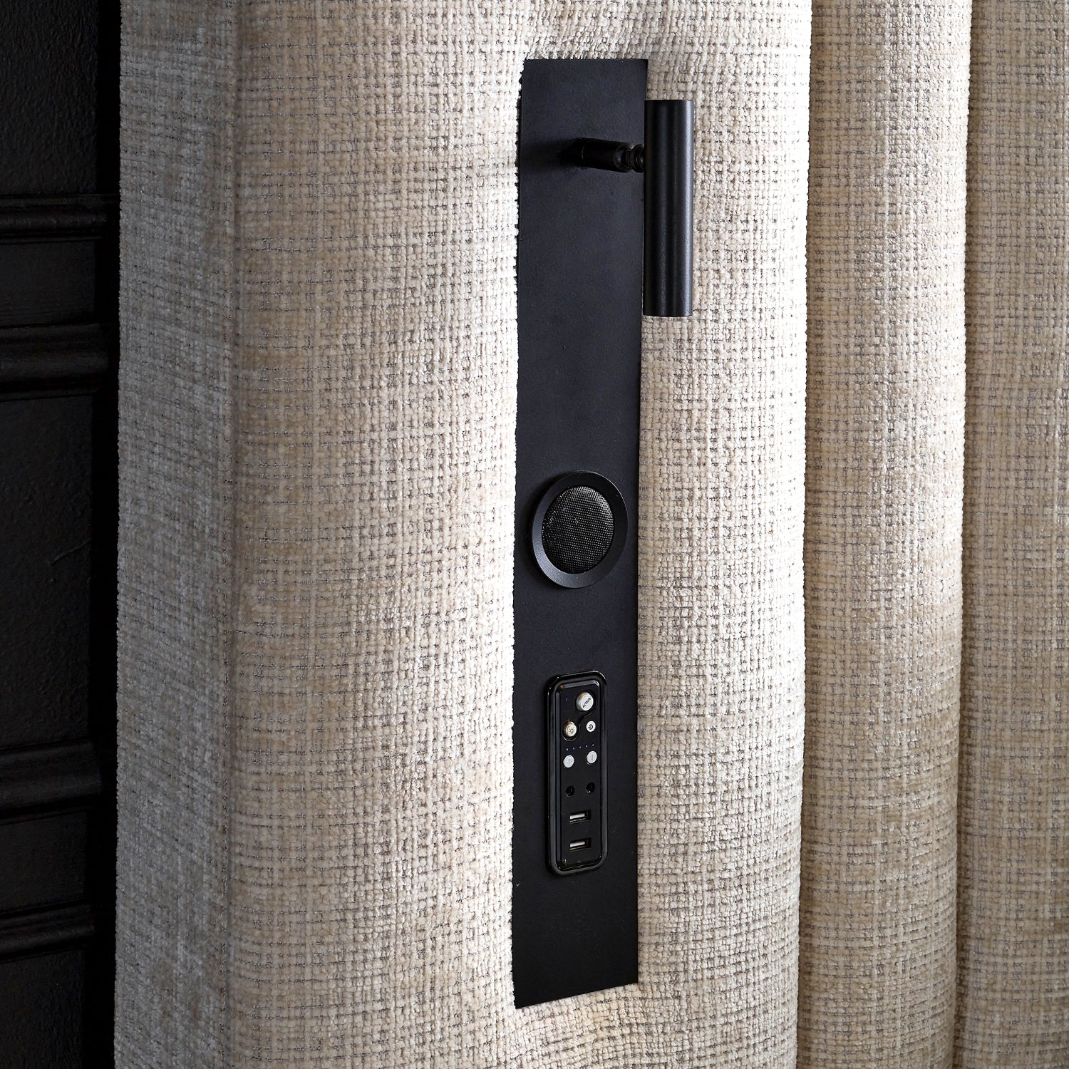 Boxspringbett Riviera Sandbeige Voll-orthopädisches Komfortbett mit Bettkasten, Stauraum, inkl. kostenlose Lieferung und Montage, inkl. Beleuchtung und integrierten USB-Steckdose im Kopfteil - Image 14