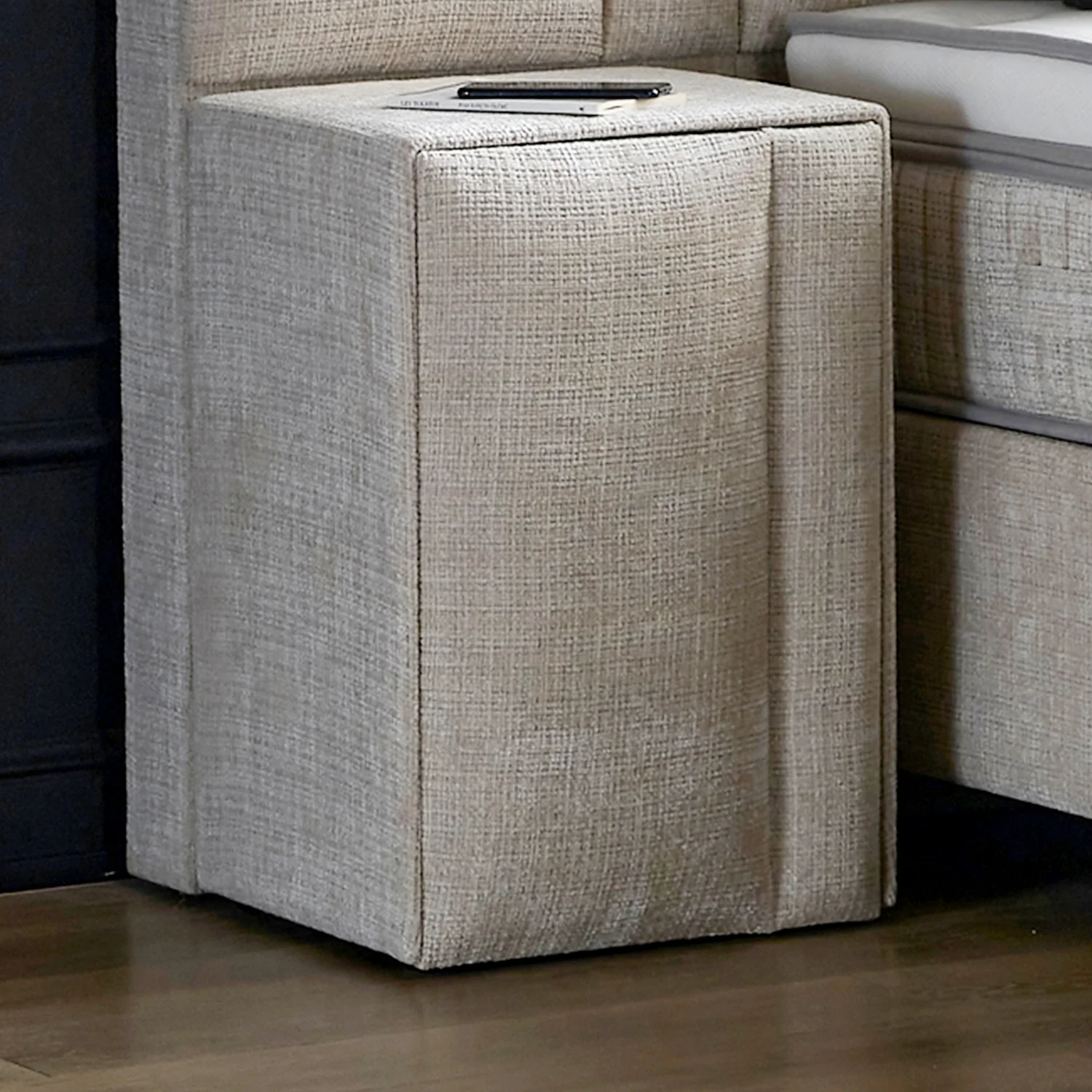 Boxspringbett Riviera Sandbeige Voll-orthopädisches Komfortbett mit Bettkasten, Stauraum, inkl. kostenlose Lieferung und Montage, inkl. Beleuchtung und integrierten USB-Steckdose im Kopfteil - Image 15