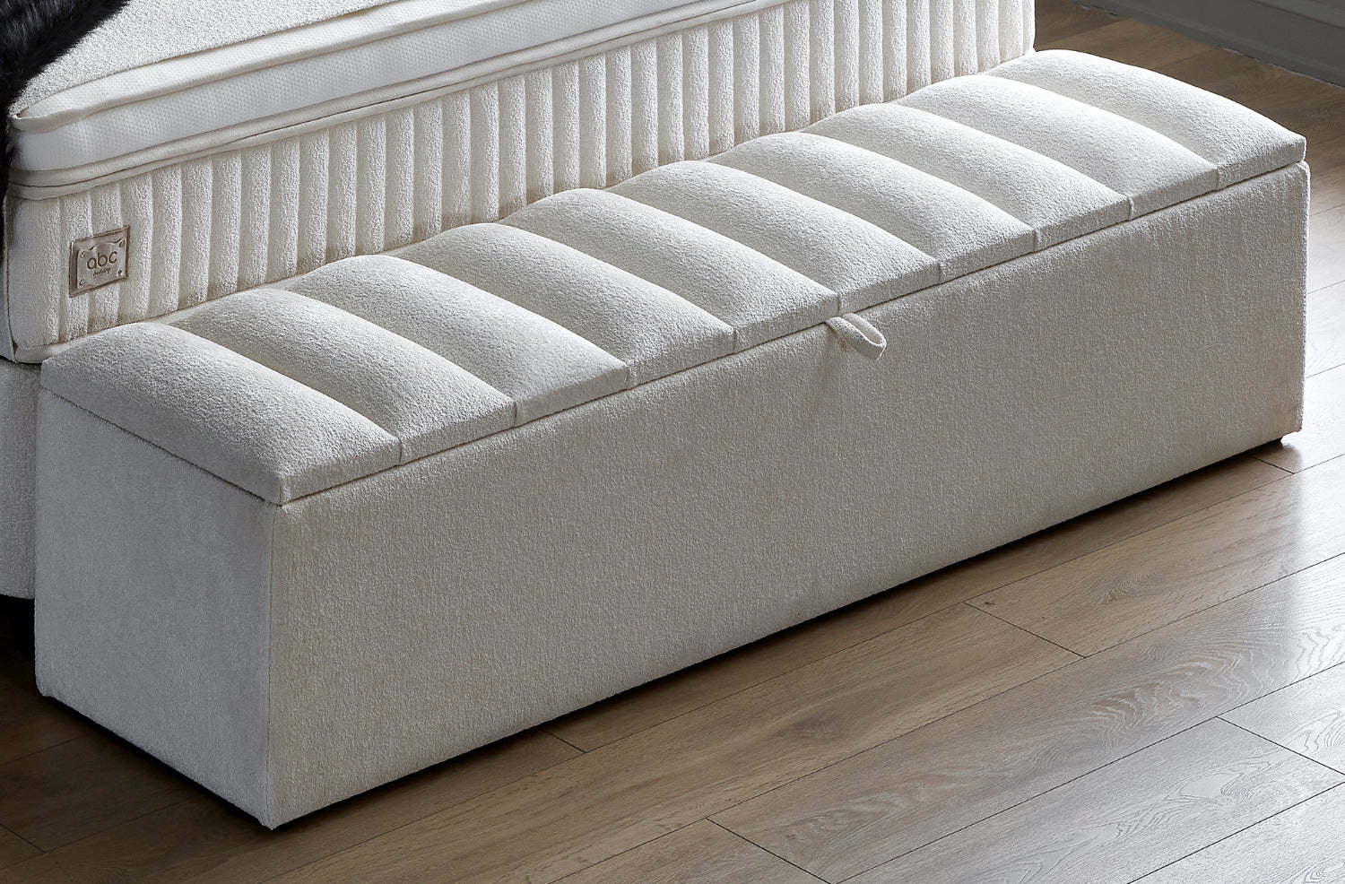 Boxspringbett Sheraton Cremeweiß Voll-orthopädisches Komfortbett mit Bettkasten, Stauraum, inkl. kostenlose Lieferung und Montage, inkl. Beleuchtung und integrierten Steckdosen im Kopfteil - Image 17